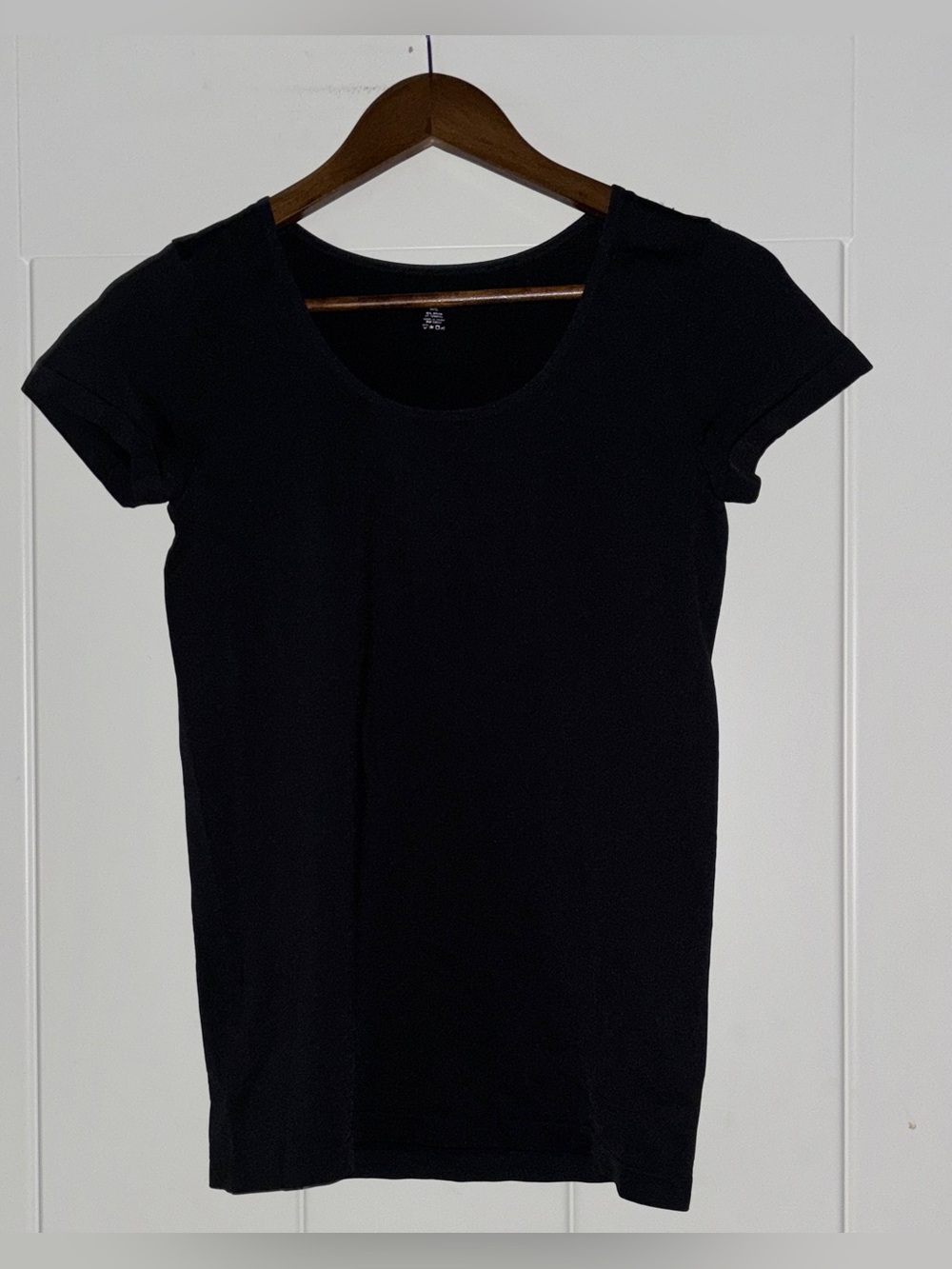 Venus Round Neck Short Sleeve Black Jersey Knit Tee Shirt Women M/L Layering